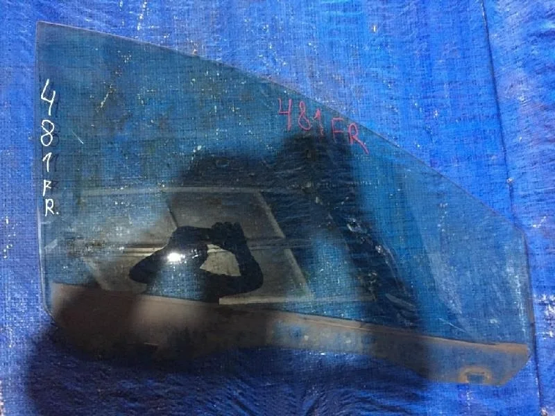 стекло FORD FOCUS CB4 -