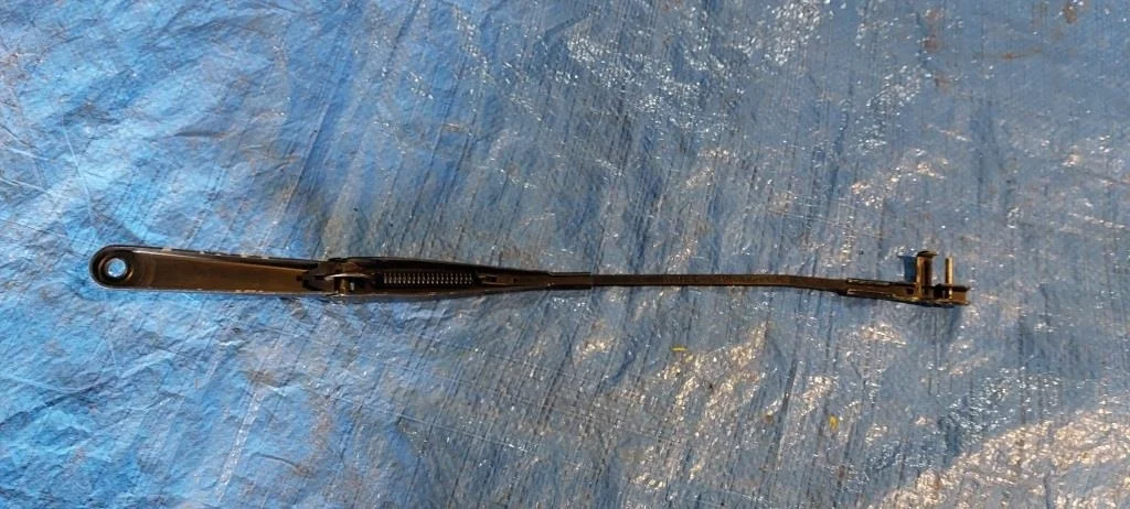 поводок стеклоочистителя FORD FOCUS CB4 -