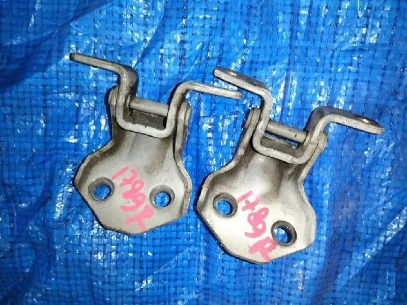 петли двери MAZDA PREMACY CP8W FS