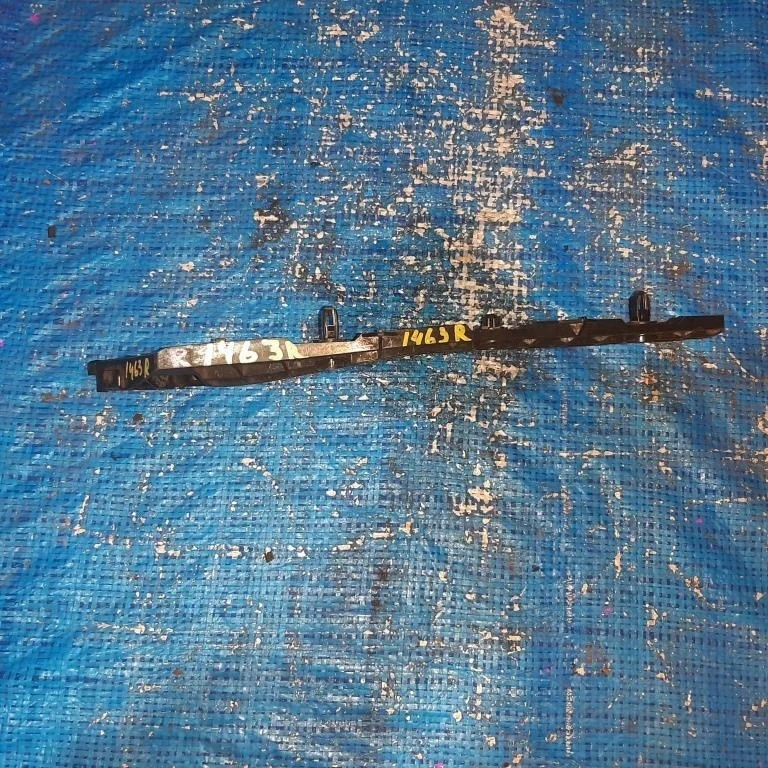 крепление бампера TOYOTA AVENSIS ZRT272 -