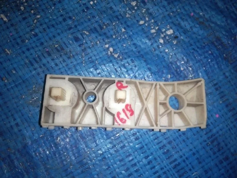 крепление бампера NISSAN XTRAIL NT31 - R 85270JG00A