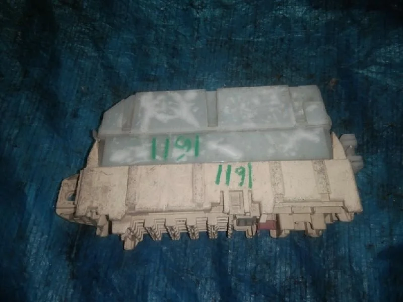 блок предохранителей TOYOTA FUNCARGO NCP21 1NZFE