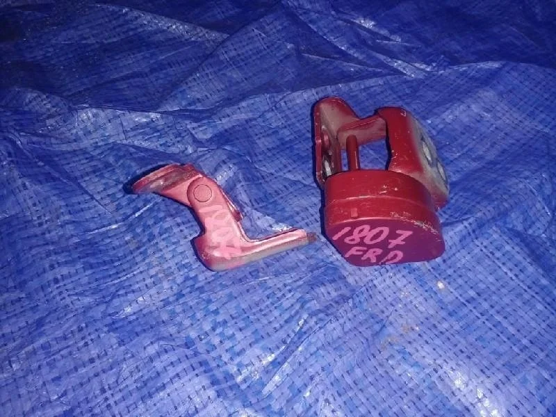 петли двери RENAULT MEGANE KM F4R