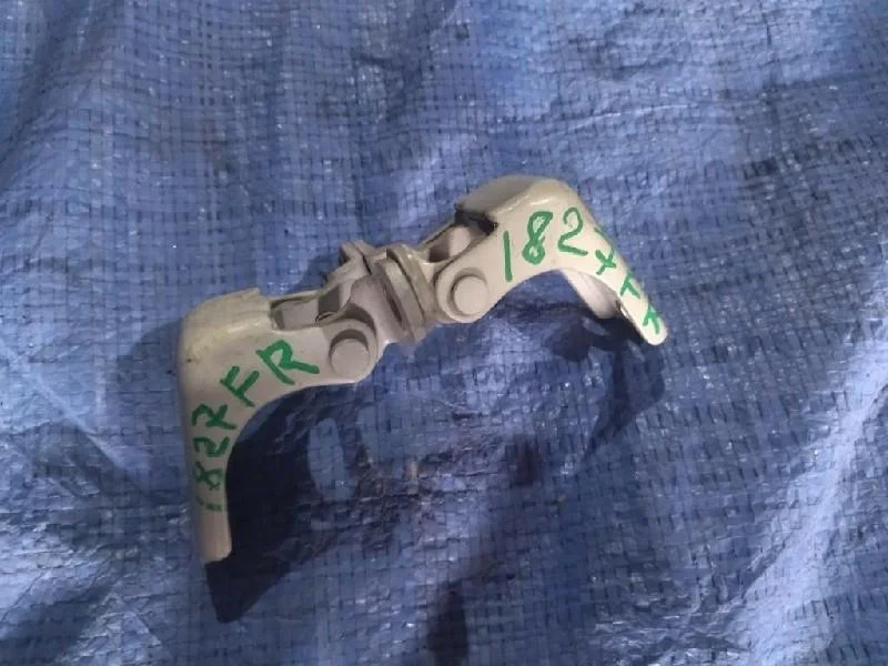 петли двери HONDA CIVIC EU1 D15B