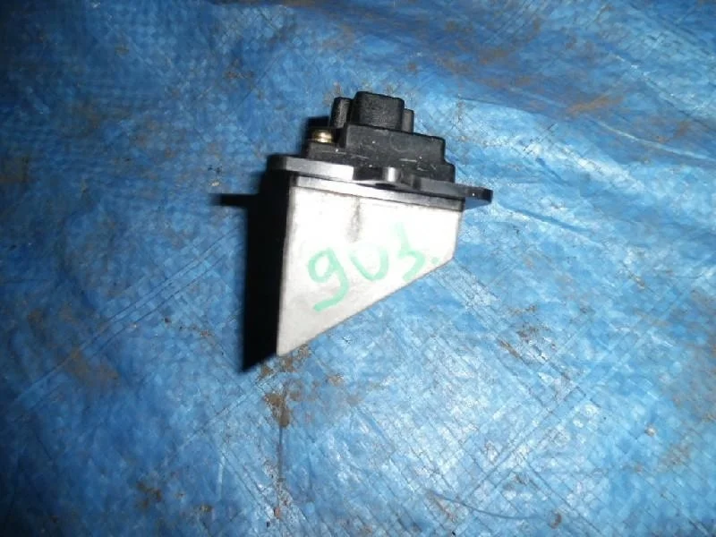 резистор отопителя MAZDA FAMILIA BJ5W ZL - GE4T61B15A