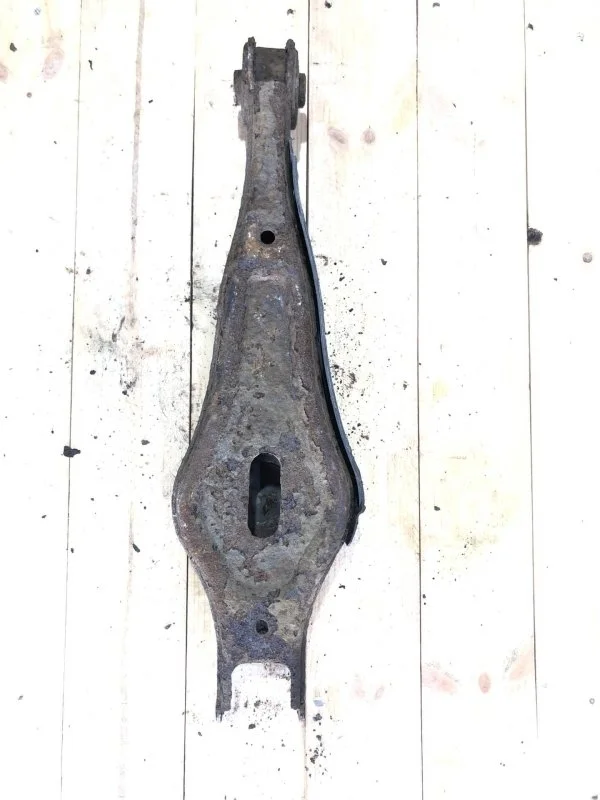 Рычаг поперечный Kia Sorento 2 2012 XM