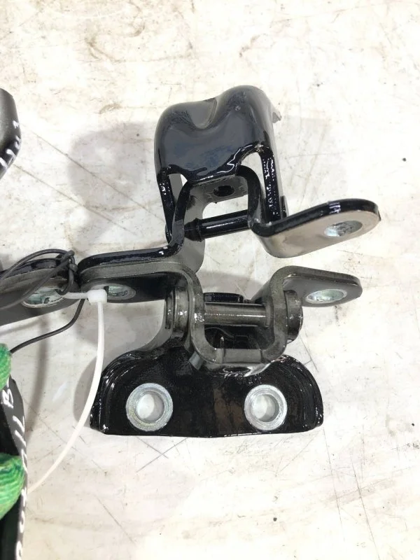 Петли двери Kia Cerato 4 2021 BD