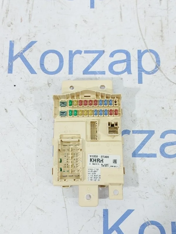 Блок предохранителей Kia Quoris 2014 KH