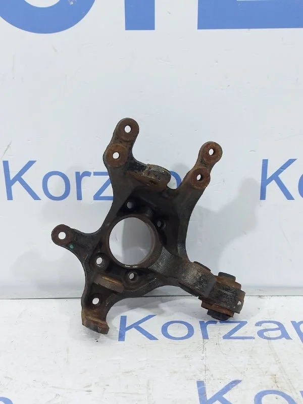 Кулак задний Hyundai Sonata 6 2011 YF