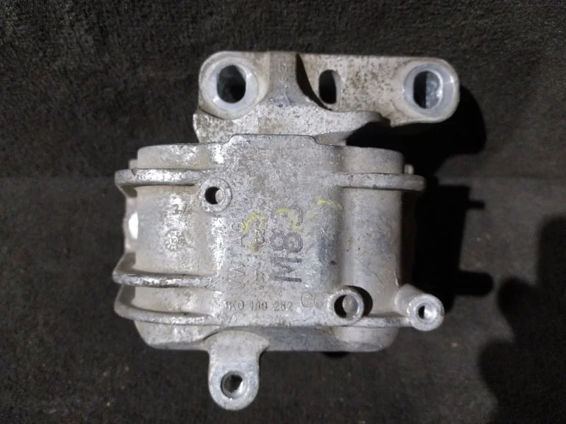 Опора двс Volkswagen Golf 2010 5K1