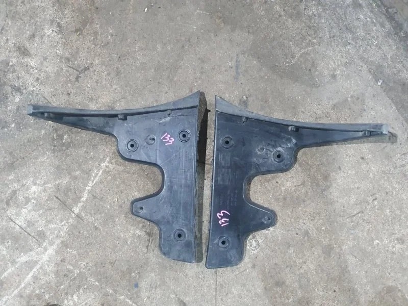 Кронштейн бампера Audi A6 2004-2008 C6 седан