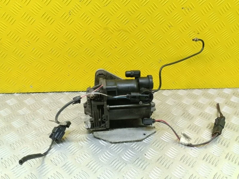 Компрессор пневмоподвески Land Rover Range Rover Sport I 2005-2013 2010 LR044016 3.0 D SDV6