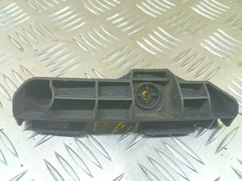 Кронштейн заднего бампера правый Toyota Rav 4 (Ca40) (2012-2019) 2013 5256242020 2.2 D 2ADFTV