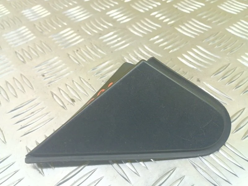 Накладка (кузов наружные) Toyota Rav 4 (Ca40) (2012-2019) 2013 6011842020 2.2 D 2ADFTV