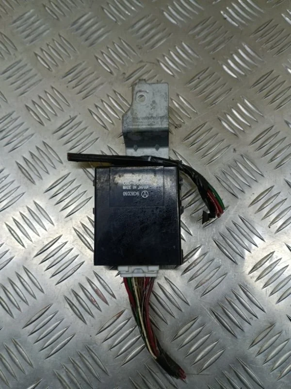 Блок управления стеклоподъемниками Mitsubishi L200 (2006-2015) 2009 MN141469 ПИКАП 2.5 D 4D56