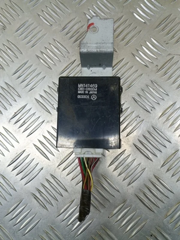 Блок управления стеклоподъемниками Mitsubishi L200 (2006-2015) 2006 MN141469 ПИКАП 2.5 D 4D56