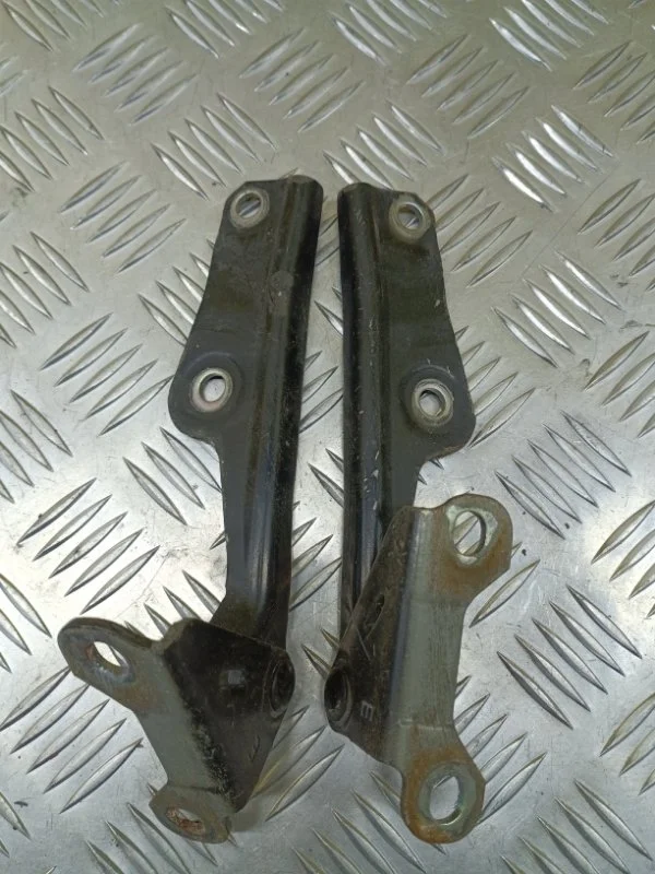 Петля капота Mitsubishi L200 (2006-2015) 2006 MR473529 ПИКАП 2.5 D 4D56