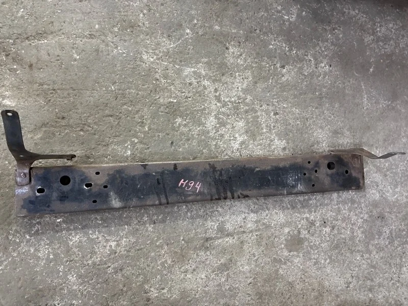 Усилитель бампера переднего Toyota Hilux (2005-2015) 2015 520210K022 ПИКАП 2.5 D 2KDFTV