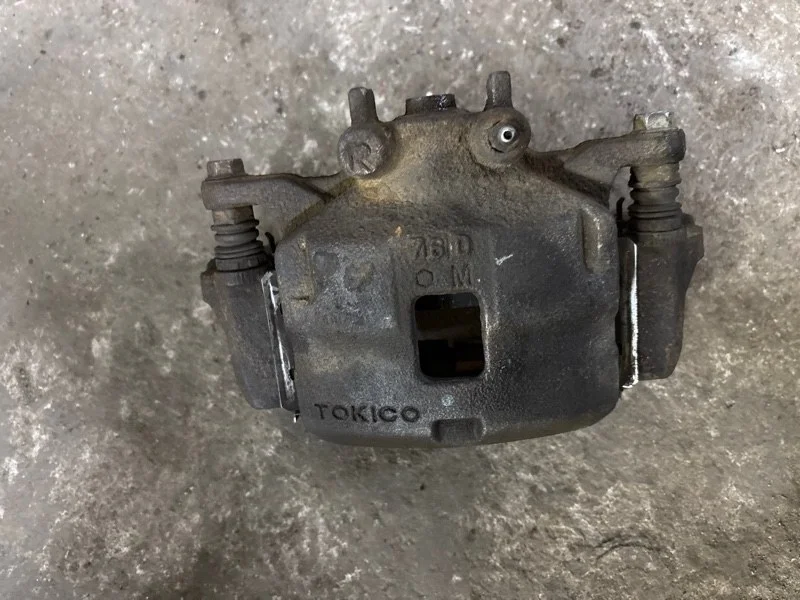 Суппорт передний правый Mitsubishi L200 (2015-2022) 2017 4605A202 ПИКАП 2.4 D 4N15