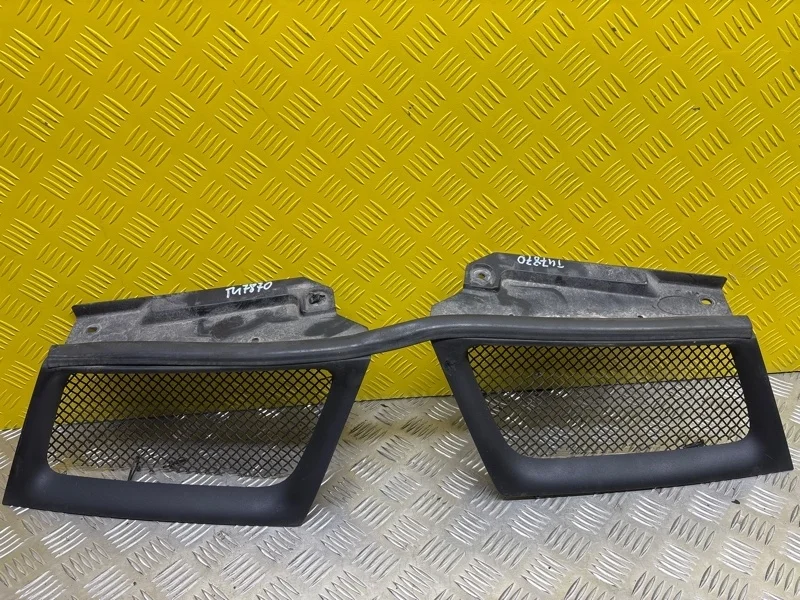 Решетка радиатора Mitsubishi L200 (2006-2015) 2011 7450A569 ПИКАП 2.5 D 4D56