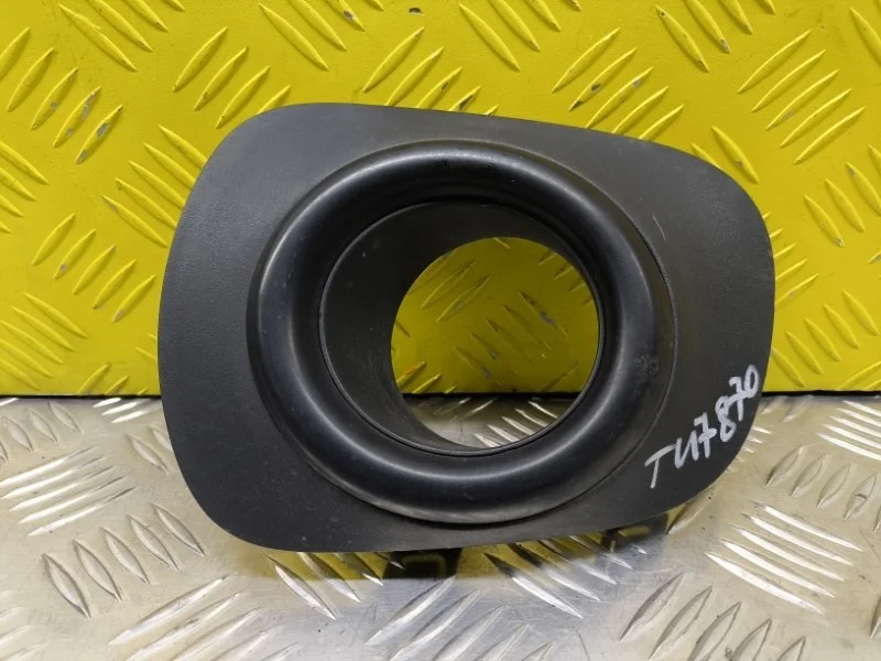 Рамка фары противотуманной левой Mitsubishi L200 (2006-2015) 2011 6400C041ZZ ПИКАП 2.5 D 4D56