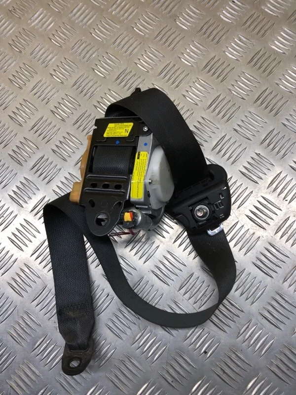 Ремень безопасности с пиропатроном Mitsubishi L200 (2006-2015) 2012 MN173444HC 2.5 D 4D56