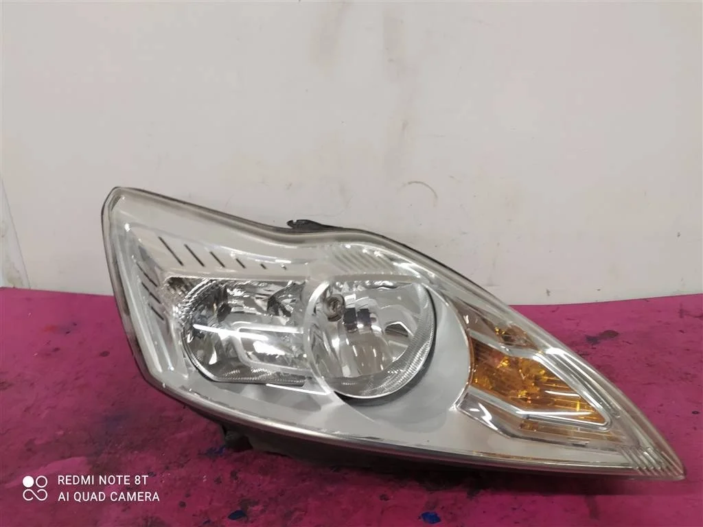 Фара правая Ford Focus 2+ Фокус 2008-2011 1744971