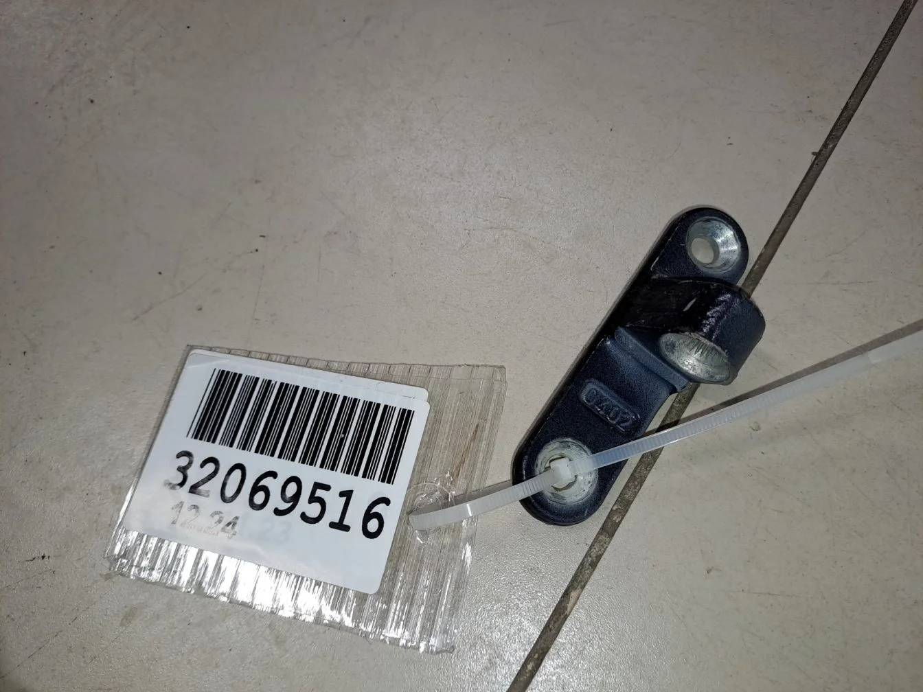 Петля двери передней левой нижняя для Mercedes E-klasse W211 2002-2009