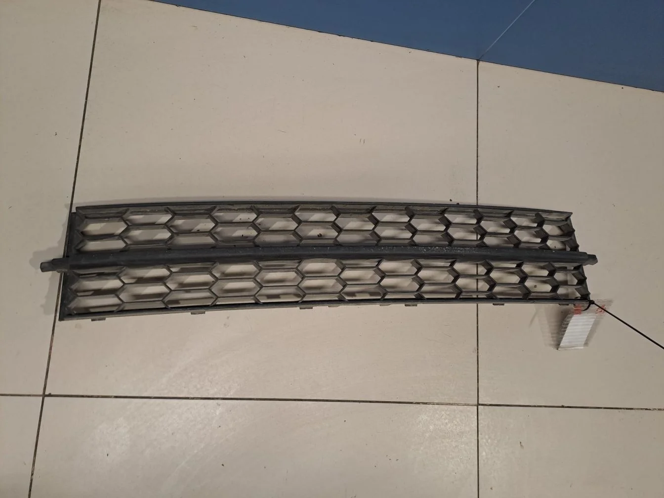 Решётка в бампер центральная для Skoda Octavia A7 2013-2020