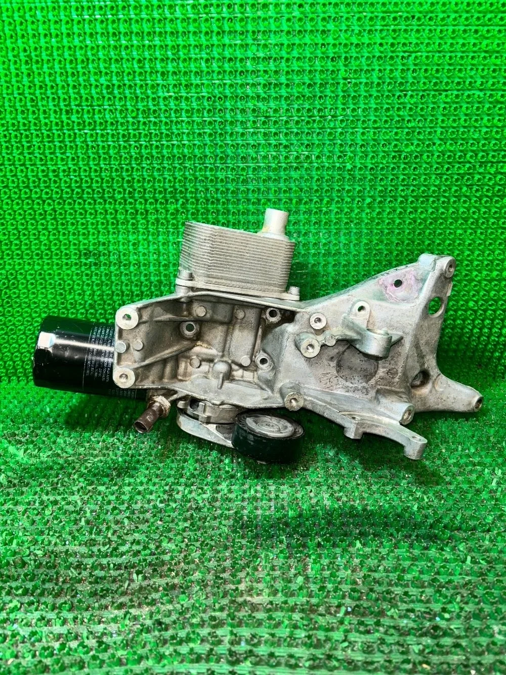 Корпус масляного фильтра audi 06H903143E A4 B8 (2007—2012) В наличии