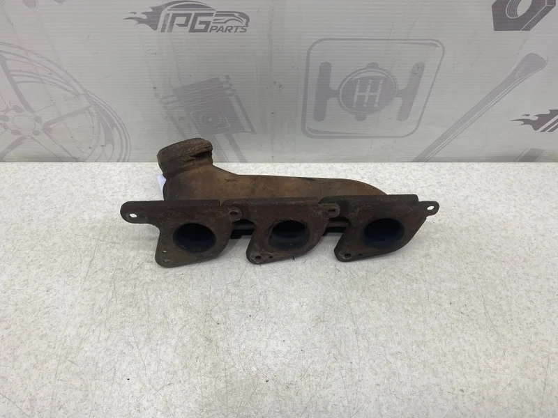 Выпускной коллектор правый Mercedes-benz 2008 W204