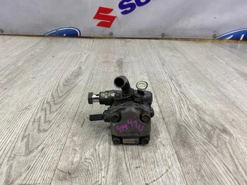 Насос гидроусилителя руля Mitsubishi Pajero 2009