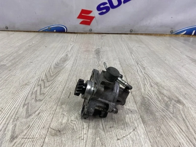 Насос вакуумный Mitsubishi Pajero 2009