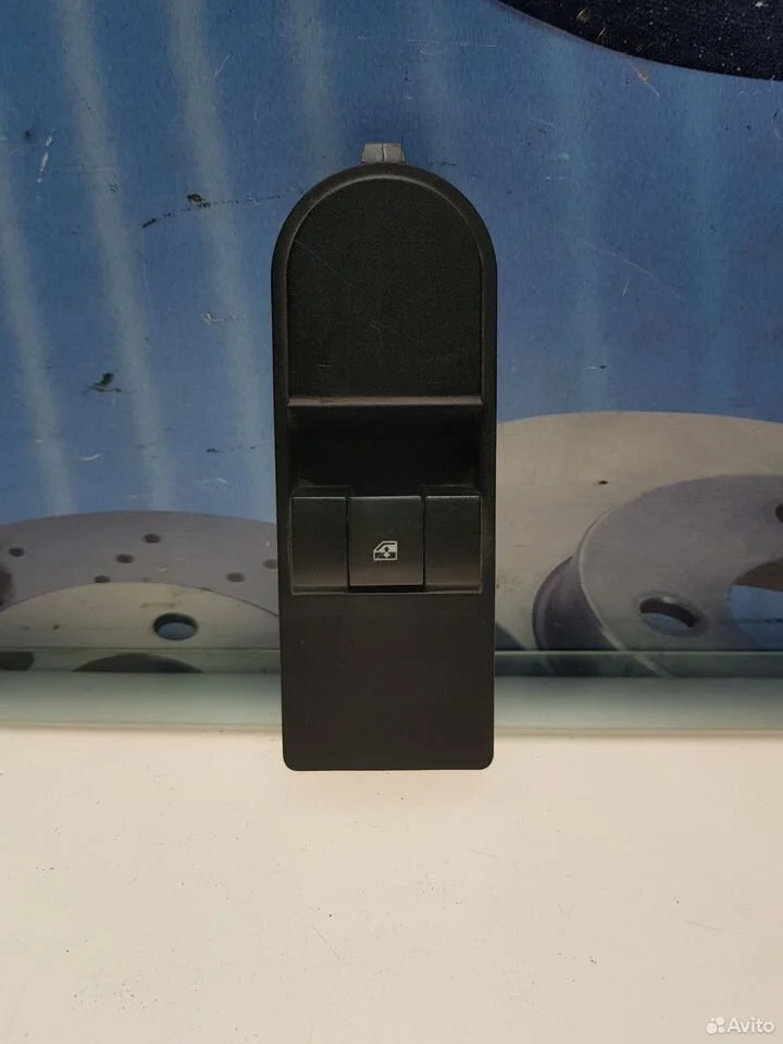 Кнопка стеклоподъемника перед правого opel zafira