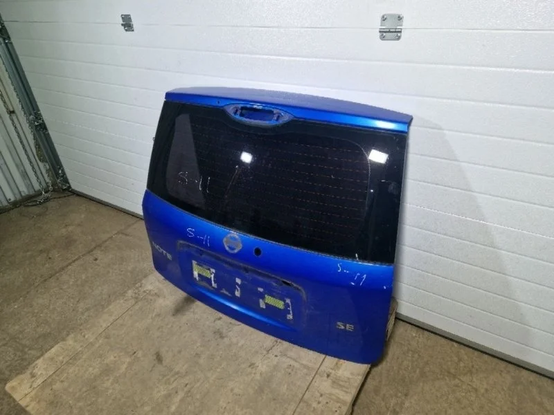 Дверь багажника Nissan Note E11 2007