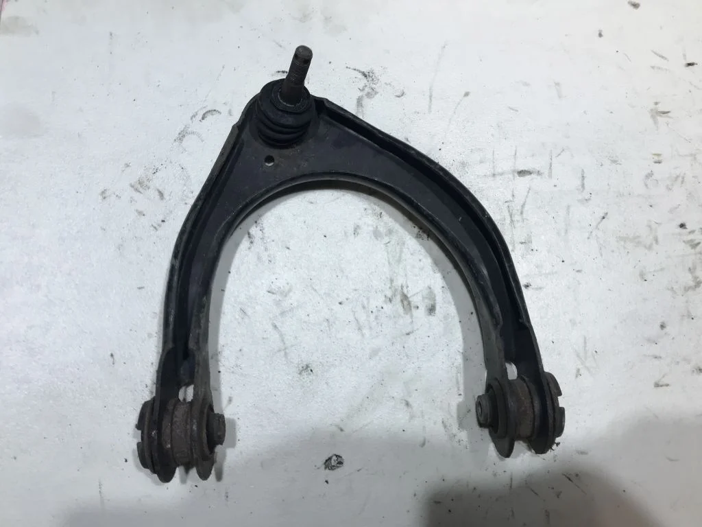 Рычаг передний верхний Lexus IS 250