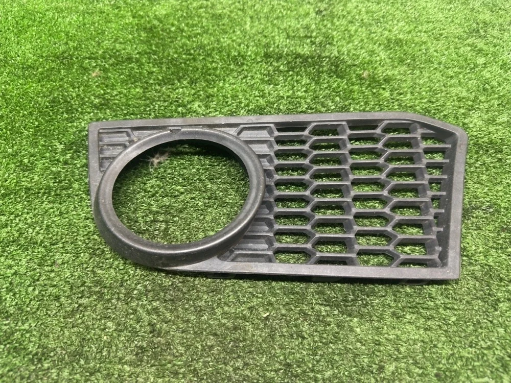 Решетка в бампер BMW F10