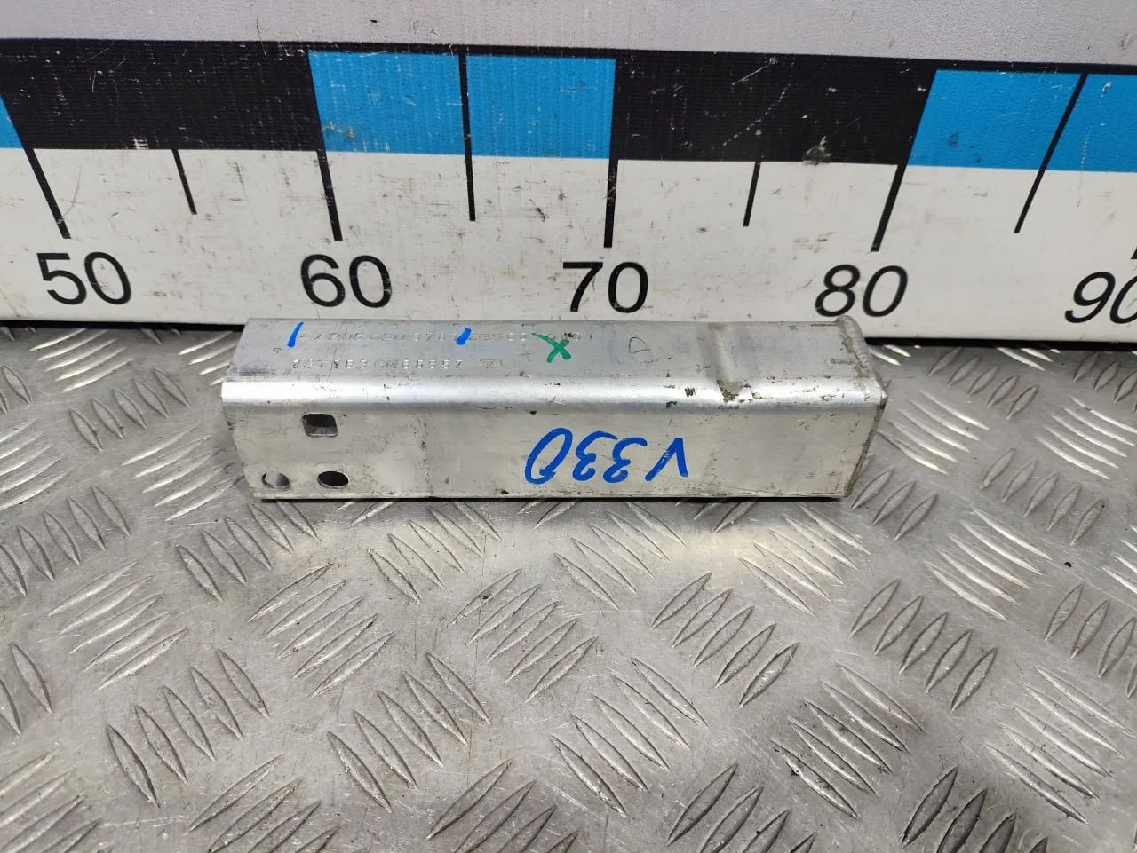 [Б/У] Кронштейн усилителя переднего бампера [Код: 00570430 ]