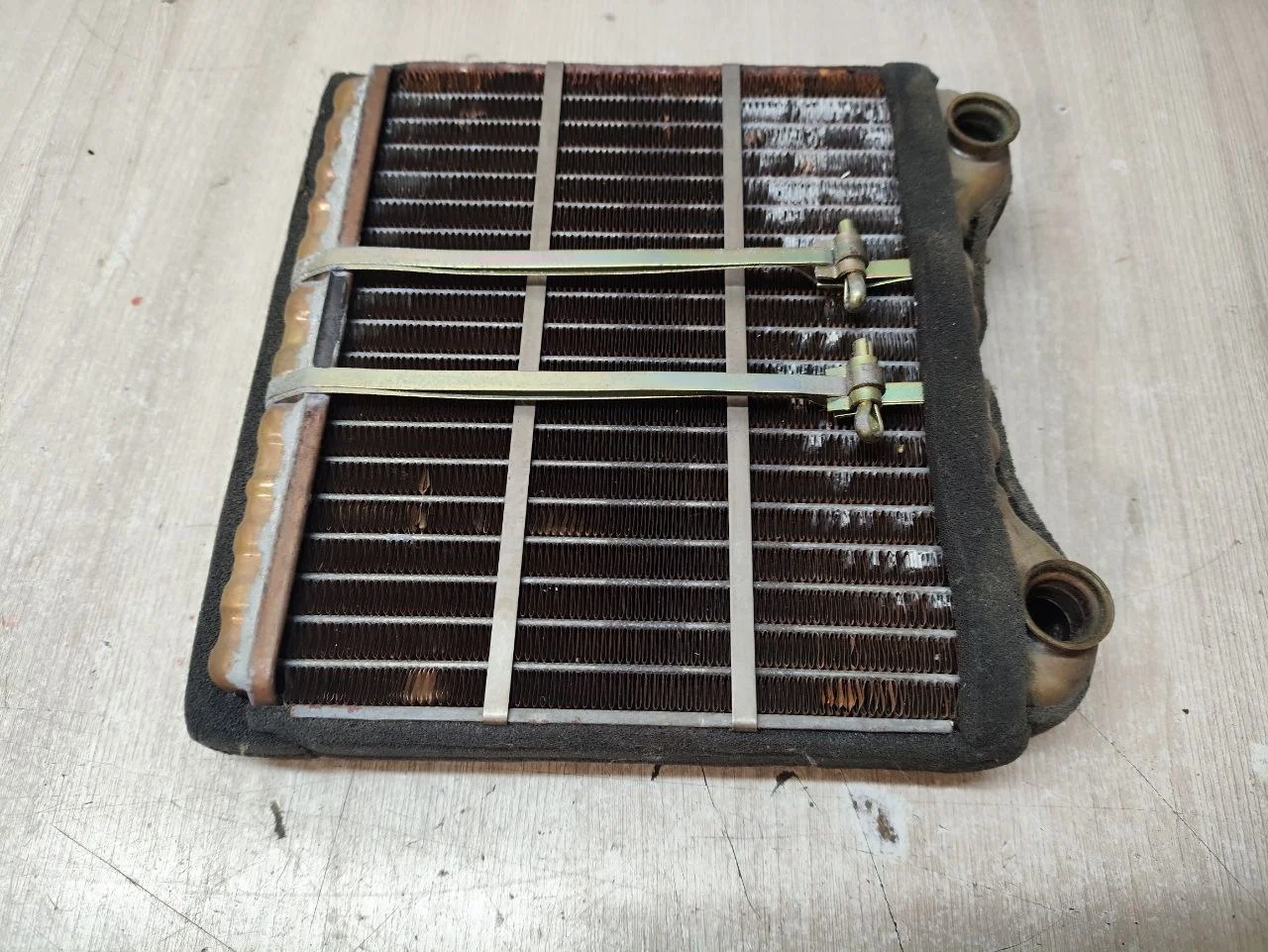 [Б/У] Радиатор отопителя 178х138х32 Audi A8 D2 1994–2003 [Код: 00308658 ]