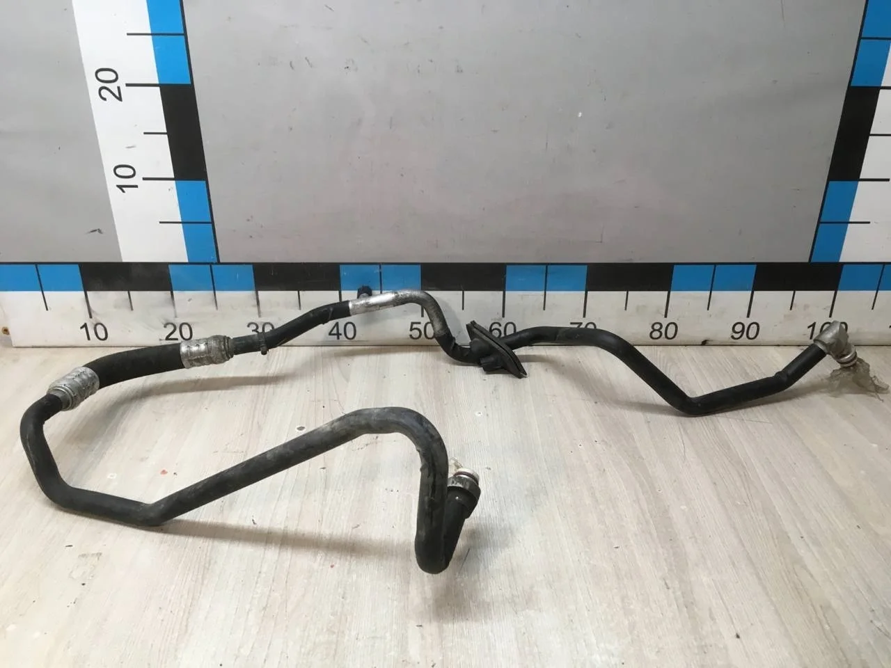 [Б/У] Трубка кондиционера от испарителя к осушителю Audi A8 4E 2003-2010 [Код: 00300005 ]