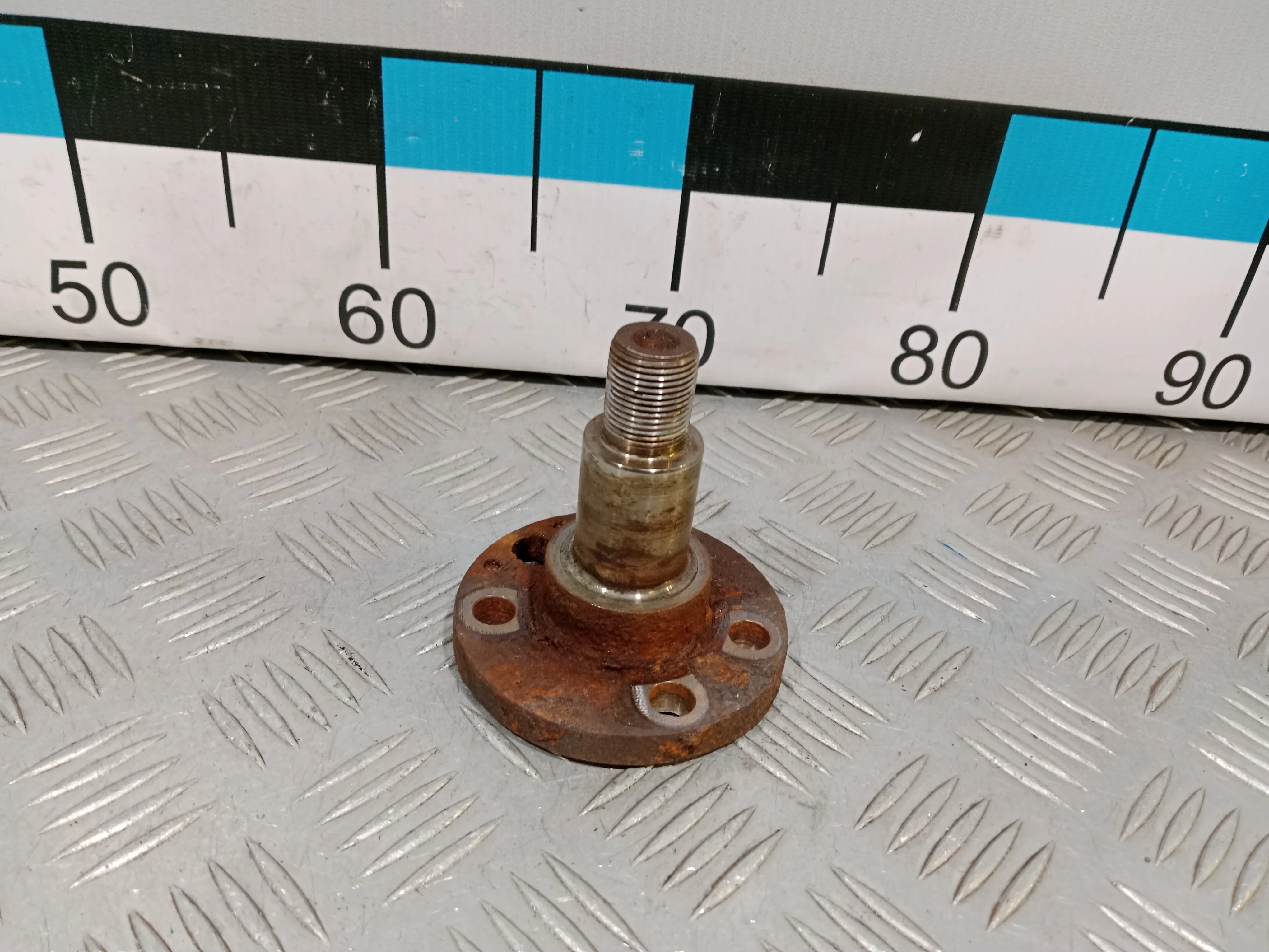 [Б/У] Цапфа ступицы заднего колеса VAG [Код: 00416829 ]