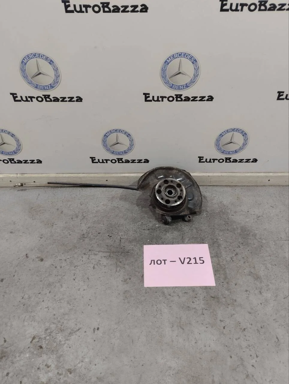 Кулак задний правый Mercedes R171