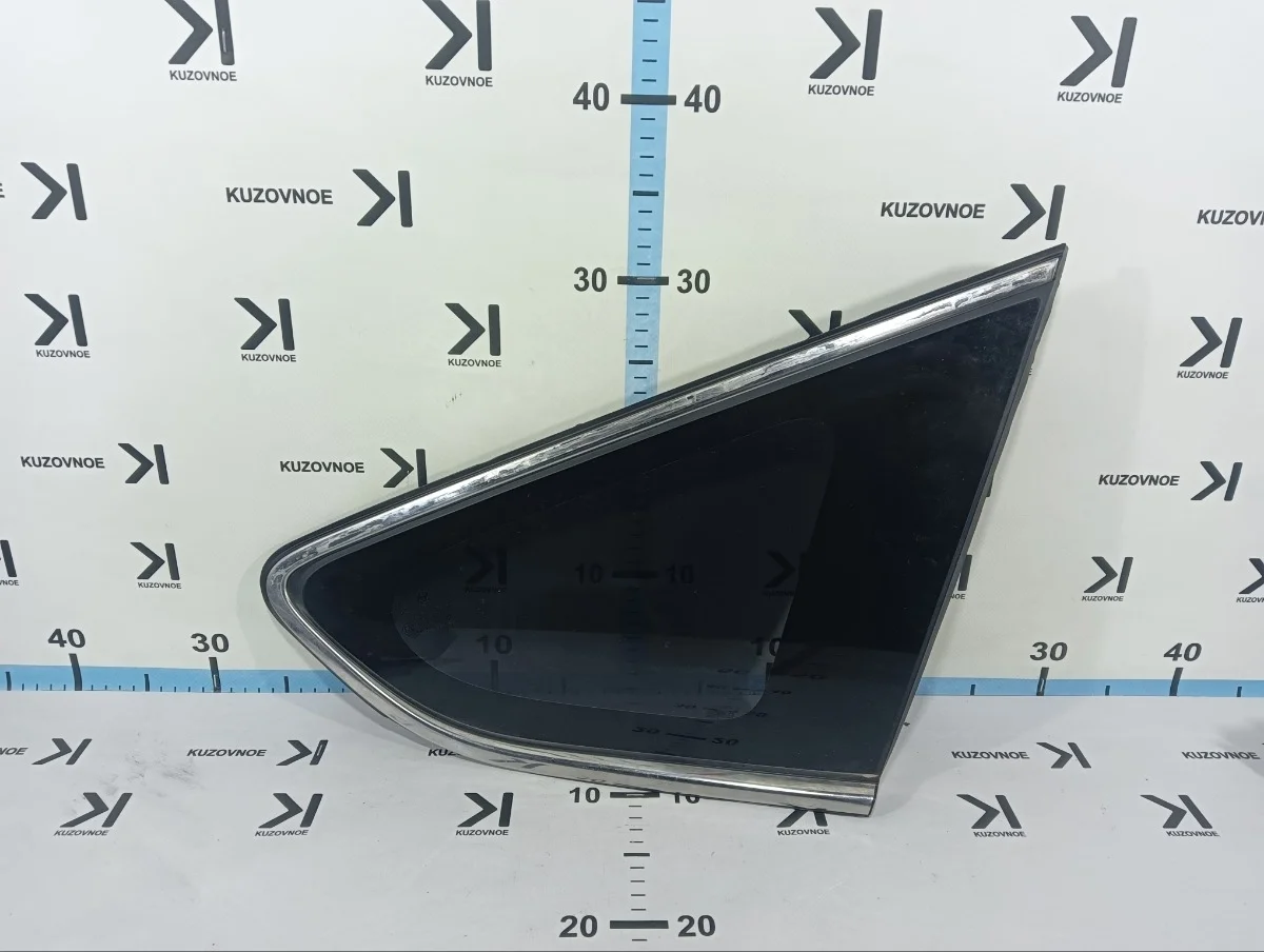 Форточка кузова Hyundai Santa Fe 2016 DM