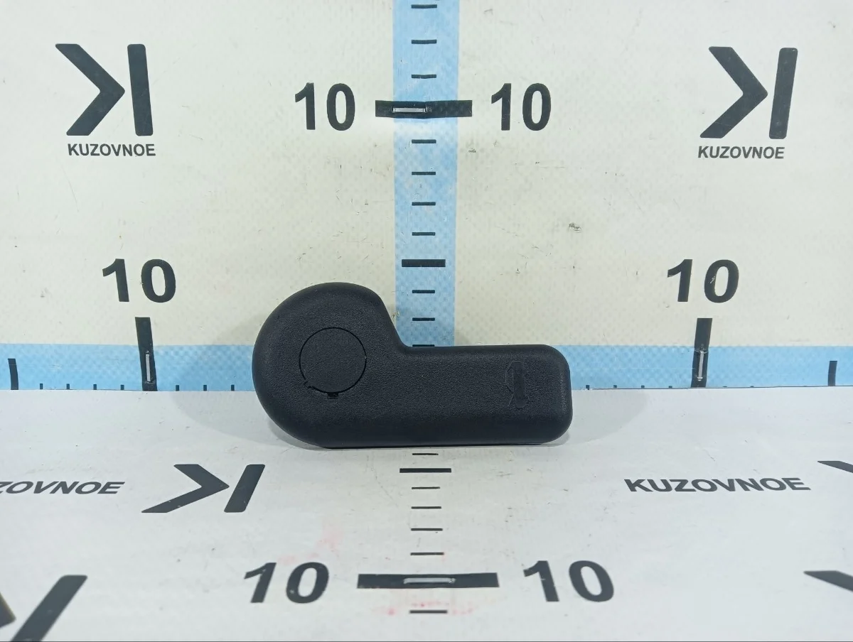 Ручка открывания капота Ford Focus 2012 CB8