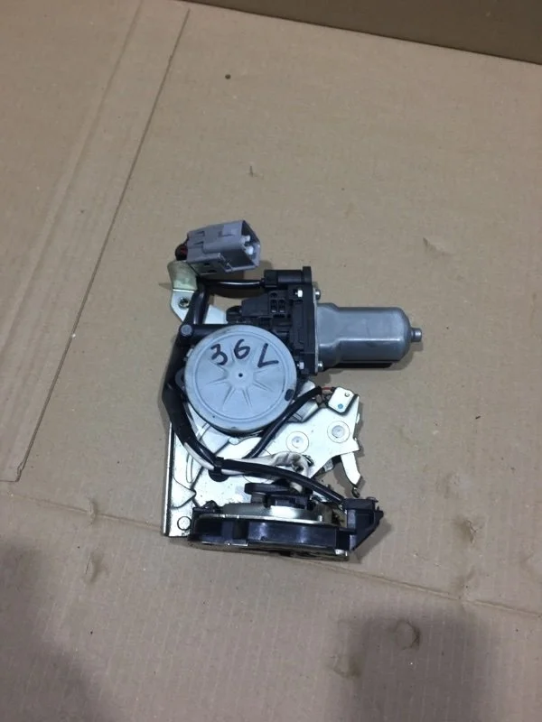 Замок двери багажника LEXUS LX570 2017 6939060061 URJ202 3UR-FE 5.7, левый