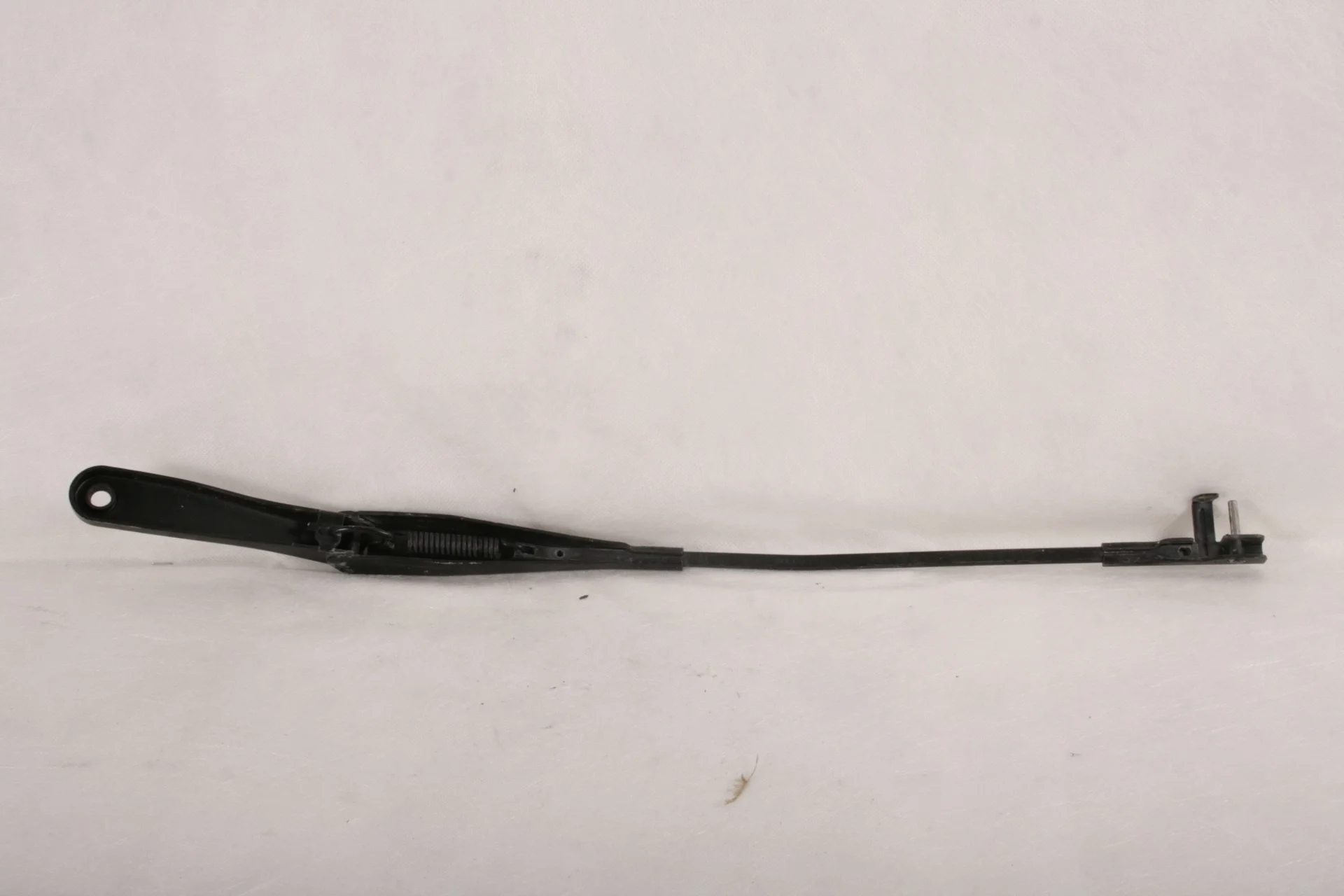 Поводок переднего дворника правый Opel Astra H