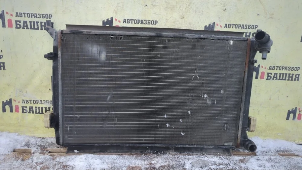 Радиатор охлаждения двигателя Volkswagen Jetta 2018 1K0121251DF 6 CWVA