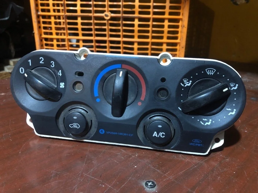 Блок управления отопителя Ford Fusion 2008 1426732