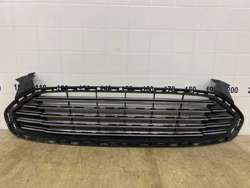 Решетка радиатора Ford Mondeo 5 2015 2016 2017 2018 2019 2020 2008162, передняя