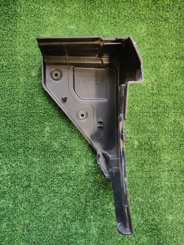 Крышка блока предохранителей Renault Megane